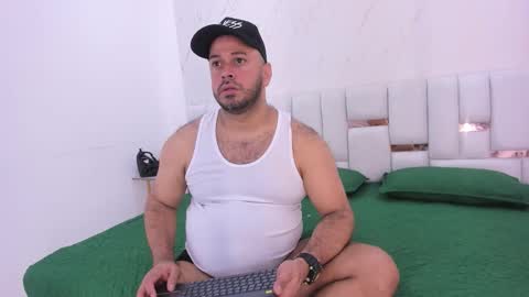 Snapshot of christopher_cruz_ chatting on December 2025 09:41:02 PM christopher_cruz_ online show from December 2025 09:41:02 PM