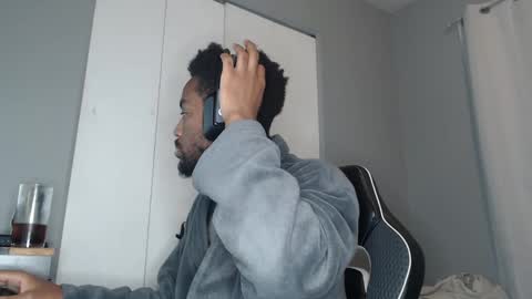 ChrisVacherx online show from December 2024 05:59:02 AM