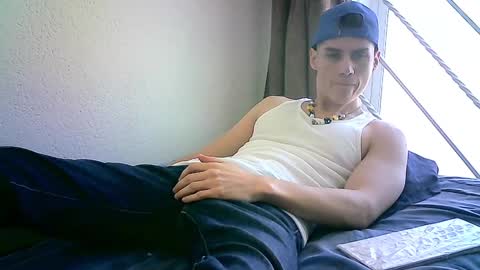 Snapshot of chrixtopherobin chatting on December 2024 08:28:02 PM Chrixtopherobin online show from December 2024 08:28:02 PM