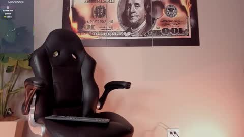 Snapshot of chrizmacgregor chatting on November 2025 11:29:01 PM chrizmacgregor online show from November 2025 11:29:01 PM