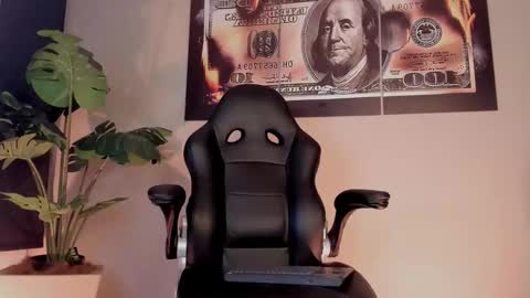 Snapshot of chrizmacgregor chatting on December 2025 12:17:02 AM chrizmacgregor online show from December 2025 12:17:02 AM