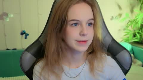 Snapshot of chrome_heartz chatting on January 2026 02:30:02 PM EvaBlonde TayaBrunette EliieBlack hair online show from January 2026 02:30:02 PM