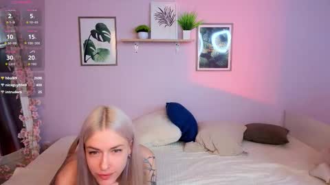 EvaBlonde TayaBrunette EliieBlack hair online show from March 2026 09:01:02 AM