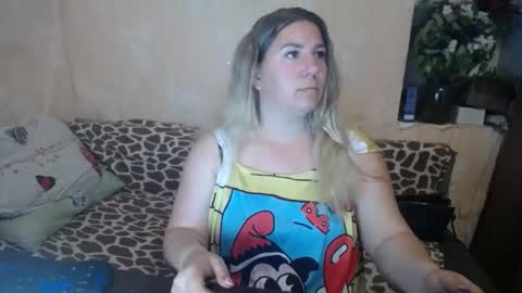 Snapshot of chrystalbella chatting on May 2026 05:53:02 PM Diana online show from May 2026 05:53:02 PM