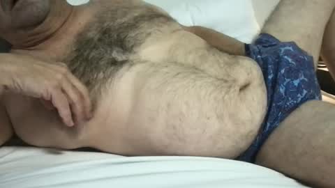 lOOking4me online show from December 2025 06:12:01 PM