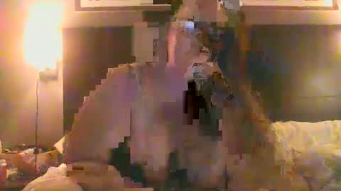 Snapshot of chubbycutie420 chatting on October 2025 06:44:01 AM chubbycutie420 online show from October 2025 06:44:01 AM