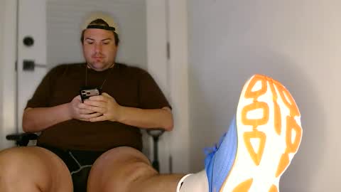 ChubbyGayManBigFeet online show from May 2026 07:57:02 AM