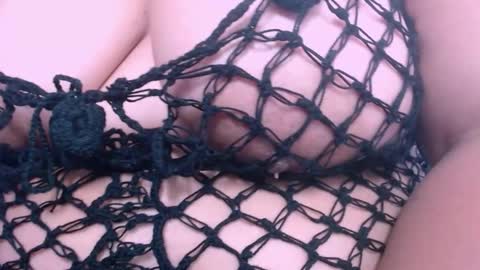 paula online show from October 2025 03:47:02 AM