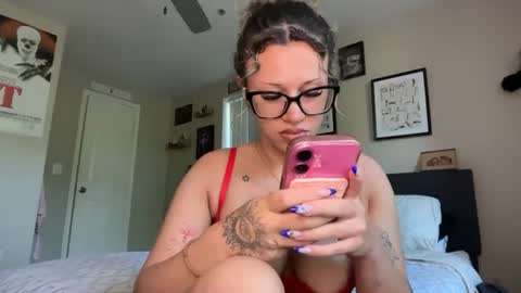Snapshot of cici1900 chatting on July 2026 03:37:02 PM cici1900 online show from July 2026 03:37:02 PM