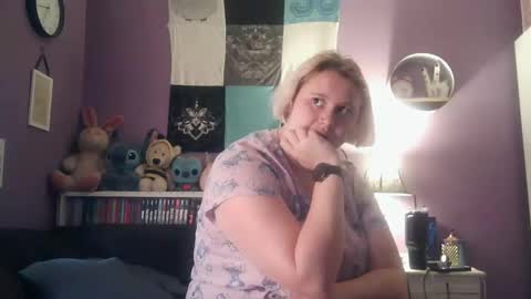 Snapshot of cinnaburwood chatting on December 2024 09:33:02 PM Cinna online show from December 2024 09:33:02 PM