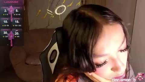 Snapshot of cinnamon_b chatting on June 2026 01:03:02 PM Cinnamon online show from June 2026 01:03:02 PM