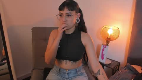 Snapshot of cintya_kors chatting on February 2025 10:13:01 PM Cintya online show from February 2025 10:13:01 PM