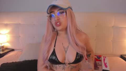 Snapshot of cintya_kors chatting on February 2025 01:05:02 AM Cintya online show from February 2025 01:05:02 AM