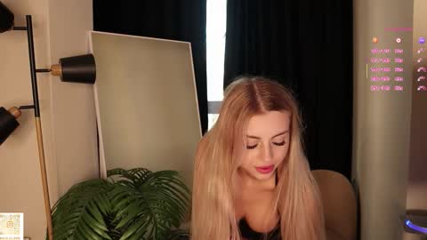 Snapshot of cirilada chatting on November 2025 01:34:02 PM Sandy online show from November 2025 01:34:02 PM