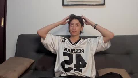 cirosky_elchicopolla online show from December 2025 04:39:01 AM