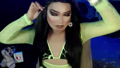 QUEEN CESS online show from November 2025 12:16:02 PM