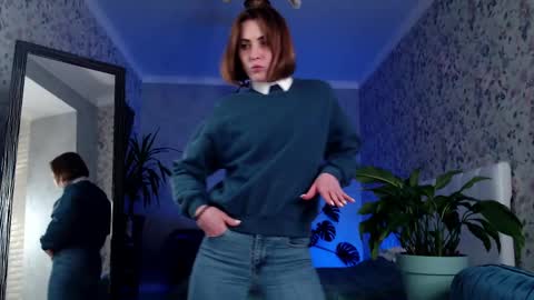 Snapshot of clara_bendover chatting on March 2025 06:12:02 PM Clara online show from March 2025 06:12:02 PM