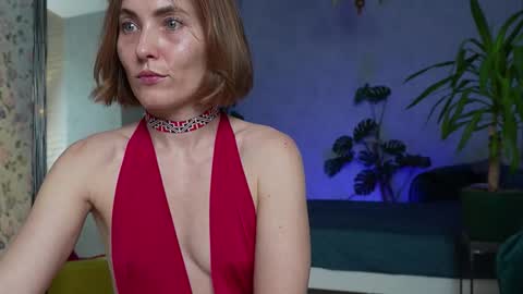 Snapshot of clara_bendover chatting on November 2025 07:46:02 PM Clara online show from November 2025 07:46:02 PM