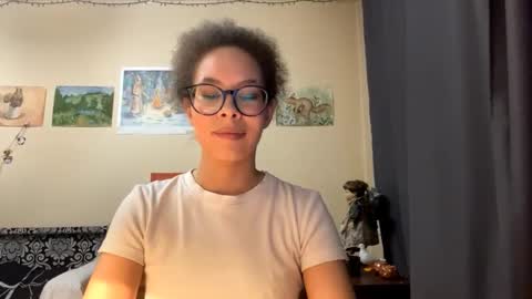 Snapshot of claralipinski chatting on March 2026 01:17:02 PM Selena online show from March 2026 01:17:02 PM