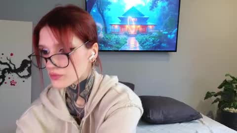 Sophie online show from November 2025 08:03:02 AM