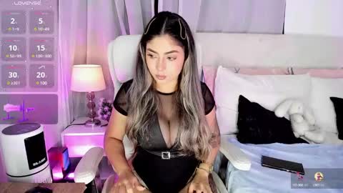 Snapshot of clarmua chatting on December 2024 05:00:01 AM CLAR online show from December 2024 05:00:01 AM