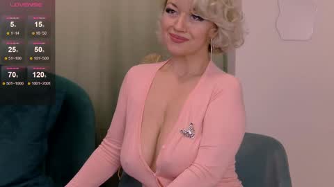 Snapshot of classytinna chatting on December 2024 02:49:02 PM Classy Tinna online show from December 2024 02:49:02 PM