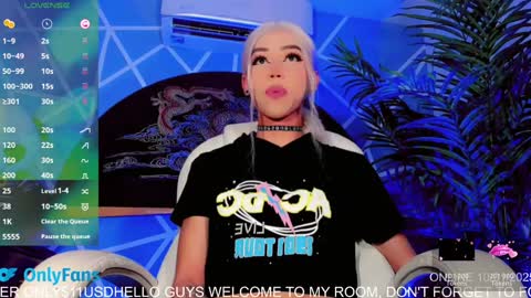 Snapshot of claudia_cooper chatting on January 2025 04:16:02 AM online show from January 2025 04:16:02 AM