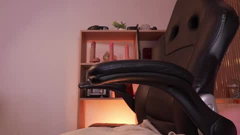 Cleo Adams online show from April 2026 04:57:01 AM