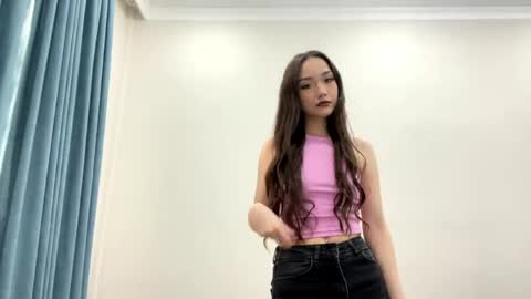 Snapshot of clementinecampion chatting on May 2026 12:43:01 PM Viki online show from May 2026 12:43:01 PM