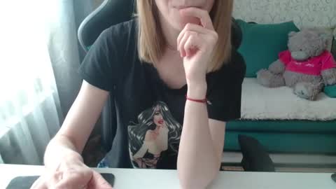 Cleo Sertori  online show from April 2026 01:31:02 PM