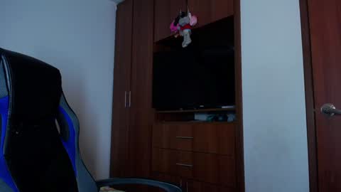  Nicol  online show from January 2025 03:27:02 AM