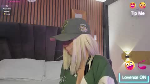 Snapshot of cleowhite_ chatting on September 2025 06:28:02 AM cleowhite_ online show from September 2025 06:28:02 AM