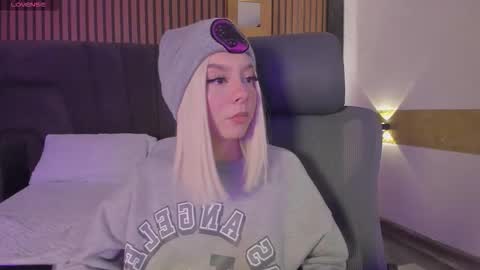 Snapshot of cleowhite_ chatting on September 2025 04:27:02 AM cleowhite_ online show from September 2025 04:27:02 AM