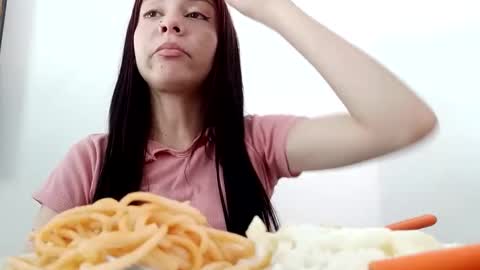 Snapshot of cleowhite_ chatting on October 2025 07:01:02 PM cleowhite_ online show from October 2025 07:01:02 PM