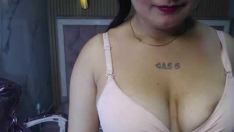 Clhoe online show from February 2026 08:29:02 PM