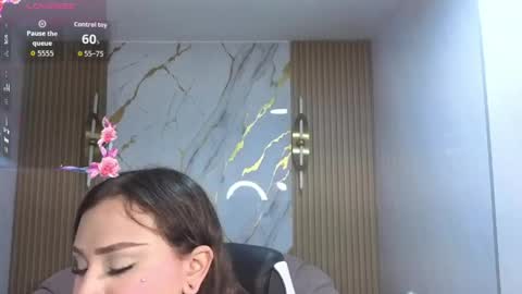 Clhoe online show from May 2026 12:59:01 PM