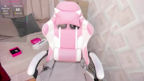 clhoe_johnson_ online show from January 2026 12:20:02 PM