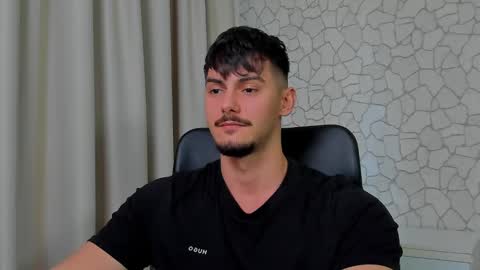 Snapshot of clintmasterss chatting on January 2025 01:43:01 PM ClintMasterss online show from January 2025 01:43:01 PM