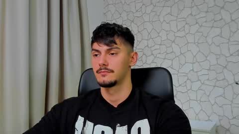 Snapshot of clintmasterss chatting on January 2025 01:32:01 PM ClintMasterss online show from January 2025 01:32:01 PM