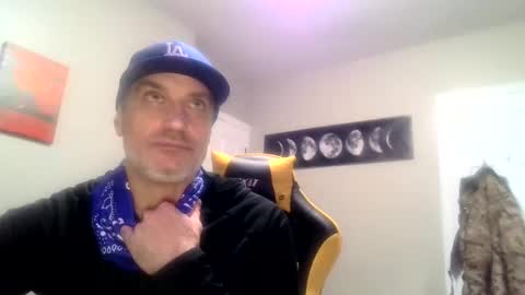 Snapshot of clintwood12 chatting on December 2024 07:30:01 AM chad online show from December 2024 07:30:01 AM