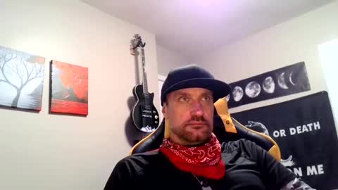 Snapshot of clintwood12 chatting on December 2024 03:45:01 AM chad online show from December 2024 03:45:01 AM