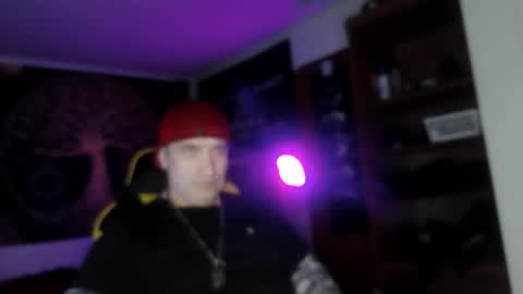 Snapshot of clintwood12 chatting on December 2025 07:16:02 AM chad online show from December 2025 07:16:02 AM