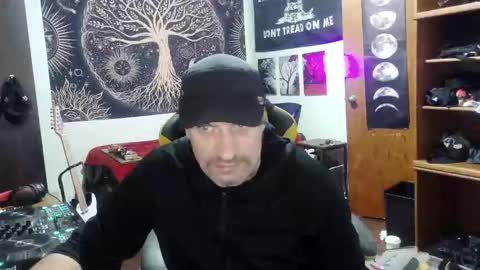 Snapshot of clintwood12 chatting on December 2025 04:17:01 AM chad online show from December 2025 04:17:01 AM