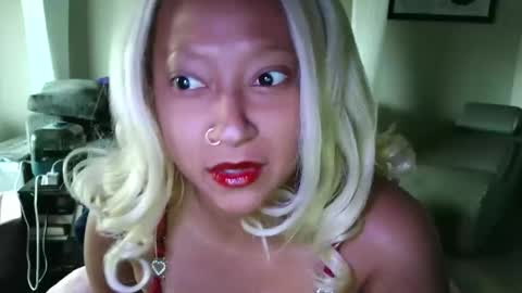 Snapshot of clioenchants chatting on November 2025 06:19:01 PM High Queen Clio online show from November 2025 06:19:01 PM