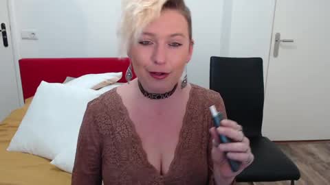 Syl  online show from February 2025 06:53:01 PM