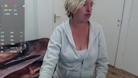 Syl  online show from September 2025 05:23:02 PM