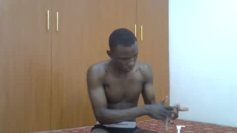 clive_damian online show from May 2026 04:03:02 PM