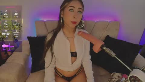 cloe_martinezz_ online show from June 2026 08:51:02 PM