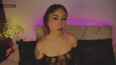 cloe_martinezz_ online show from June 2026 11:19:01 PM