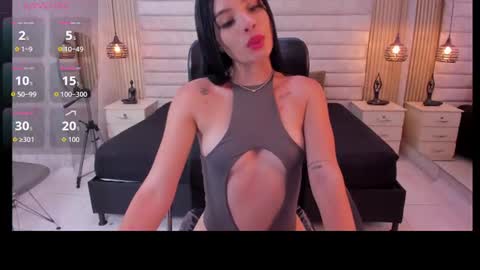 Snapshot of cloe_monroee_ chatting on June 2026 08:25:02 PM Cloe online show from June 2026 08:25:02 PM